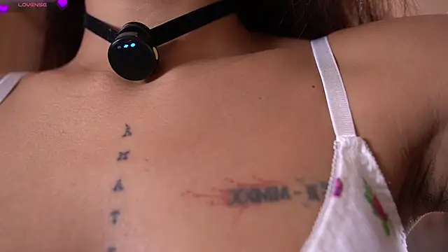 violeth     online show from 03/11/26, 01:39