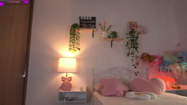 violeth     online show from 05/11/26, 12:11