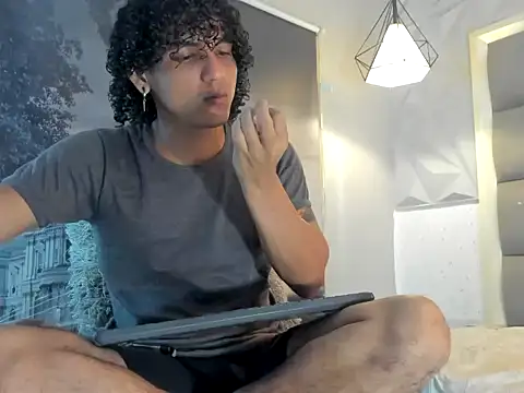 Xfire boy69 online show from 10/31/25, 12:28