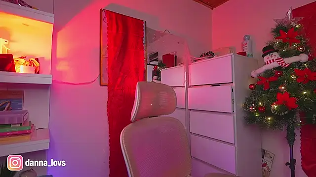 Snapshot of Dannaa_Lovs chatting on 11/24/25, 05:45 Dannaa Lovs online show from 11/24/25, 05:45