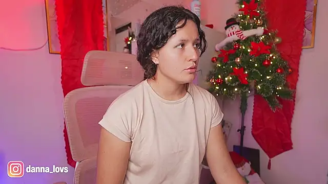 Snapshot of Dannaa_Lovs chatting on 11/26/25, 05:03 Dannaa Lovs online show from 11/26/25, 05:03