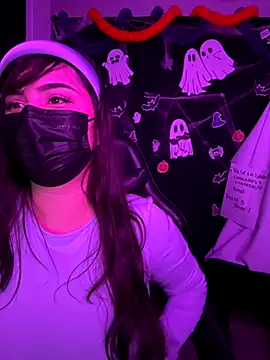 Snapshot of Anonnymsk chatting on 10/29/25, 06:15 Anonnymsk online show from 10/29/25, 06:15