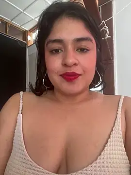 Snapshot of EmilyNoir1 chatting on 05/20/26, 06:47 EmilyNoir1 online show from 05/20/26, 06:47