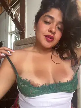 Snapshot of EmilyNoir1 chatting on 06/20/26, 07:05 EmilyNoir1 online show from 06/20/26, 07:05