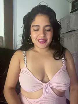 Snapshot of EmilyNoir1 chatting on 07/13/26, 12:13 EmilyNoir1 online show from 07/13/26, 12:13