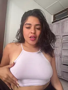 Snapshot of EmilyNoir1 chatting on 07/25/26, 03:42 EmilyNoir1 online show from 07/25/26, 03:42