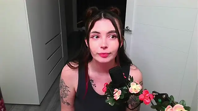 peachyness online show from 05/01/26, 07:51