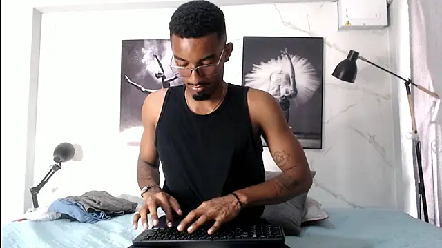 Darwin mayo online show from 11/10/25, 05:12