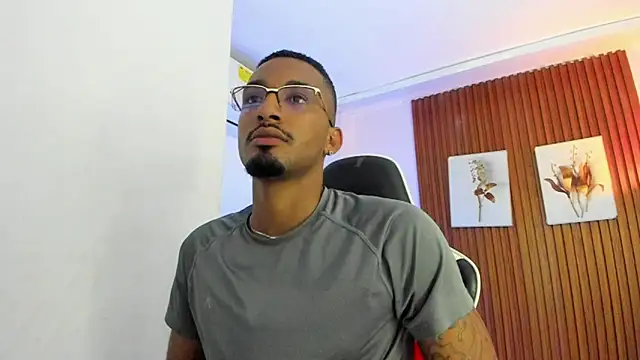 Darwin mayo online show from 04/30/26, 05:19