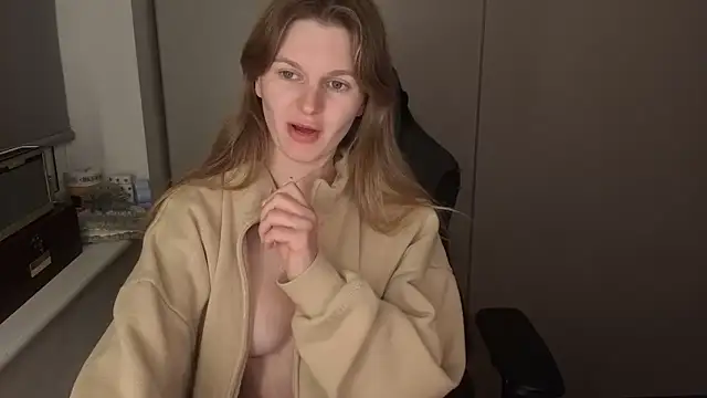 Lilly-Luscious online show from 11/26/25, 09:49