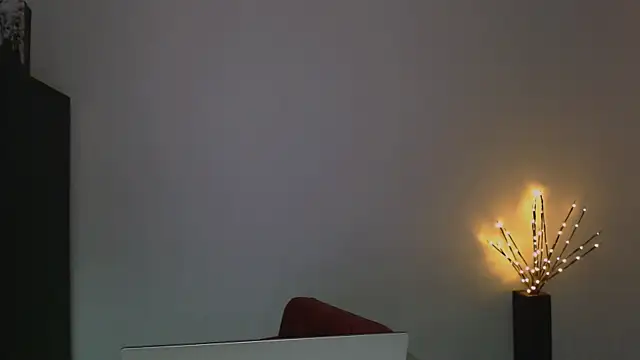 Snapshot of Lia_noo_regrets chatting on 04/21/26, 05:50 Lia noo regrets online show from 04/21/26, 05:50