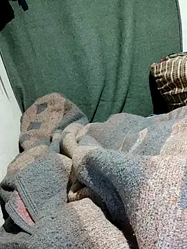 Snapshot of maher990 chatting on 12/16/25, 02:27 maher990 online show from 12/16/25, 02:27