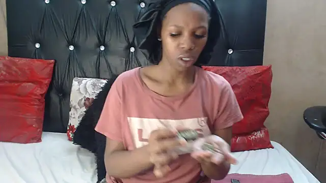 GoldSnowXxX online show from 10/08/25, 10:51