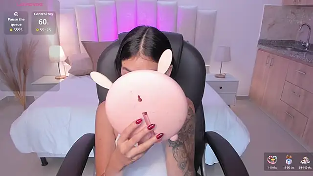 miranda crawfor online show from 11/26/25, 12:17