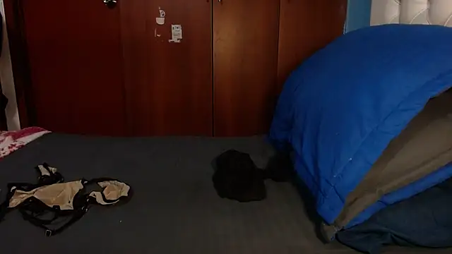 Snapshot of SamiBoobsxx chatting on 12/19/25, 01:29 SamiBoobsxx online show from 12/19/25, 01:29