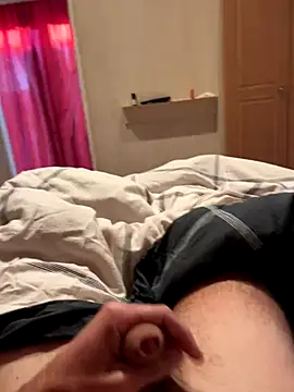 Snapshot of maxime3266 chatting on 09/30/25, 06:18 maxime3266 online show from 09/30/25, 06:18