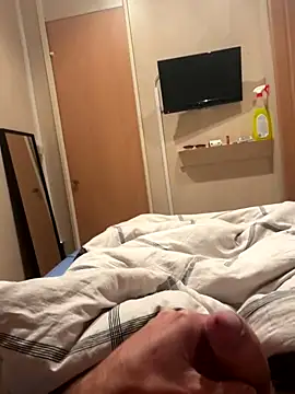 Snapshot of maxime3266 chatting on 10/06/25, 05:05 maxime3266 online show from 10/06/25, 05:05