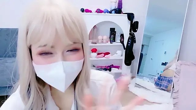 -Nyanko-chan- online show from 06/18/26, 11:14