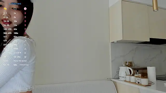 kaori mi online show from 10/31/25, 05:41