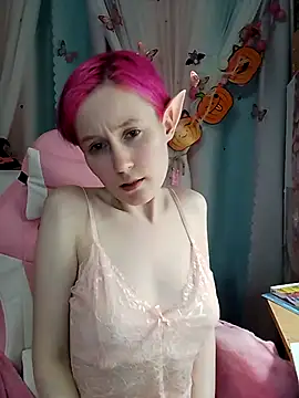 Fuzzy Unicorn online show from 10/30/25, 06:41