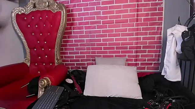Snapshot of LiliThara chatting on 06/11/26, 01:20 LiliThara online show from 06/11/26, 01:20