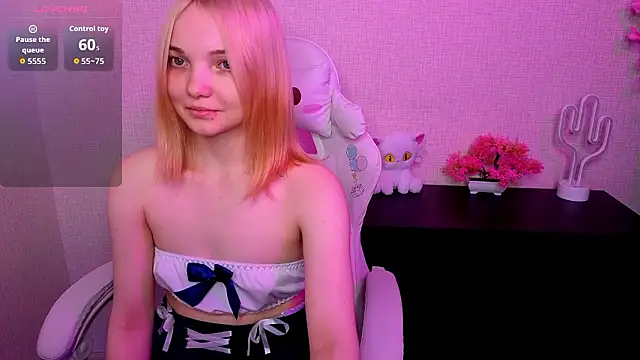 Snapshot of AnimeAlica18 chatting on 02/04/26, 03:34 AnimeAlica18 online show from 02/04/26, 03:34