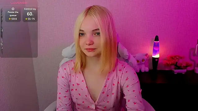 Snapshot of AnimeAlica18 chatting on 02/24/26, 03:48 AnimeAlica18 online show from 02/24/26, 03:48