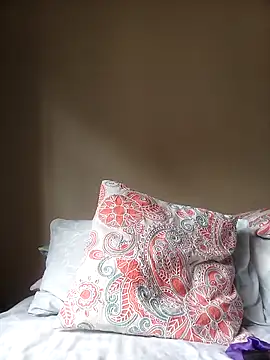 Snapshot of BlamedSimple chatting on 12/15/25, 09:24 BlamedSimple online show from 12/15/25, 09:24