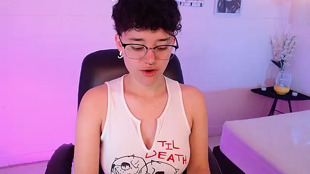 Snapshot of jeroharper chatting on 11/14/25, 03:11 jeroharper online show from 11/14/25, 03:11