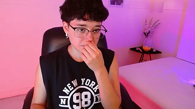 Snapshot of jeroharper chatting on 11/28/25, 04:09 jeroharper online show from 11/28/25, 04:09