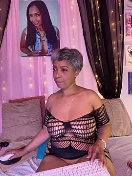 Snapshot of skarlleth_11 chatting on 11/20/25, 02:06 skarlleth 11 online show from 11/20/25, 02:06