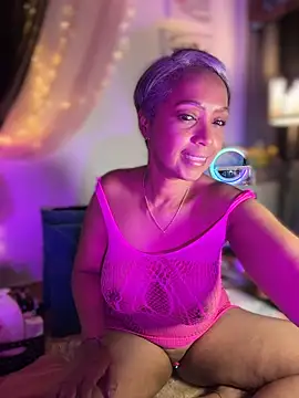 Snapshot of skarlleth_11 chatting on 11/30/25, 12:14 skarlleth 11 online show from 11/30/25, 12:14