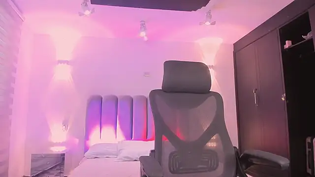 AlliceLover online show from 11/21/25, 12:04