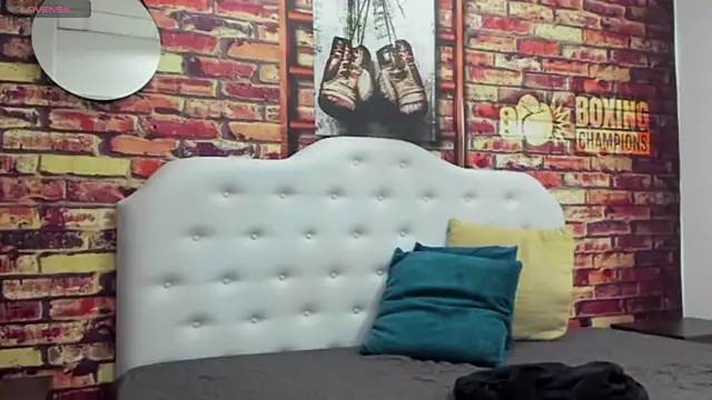 Ian1  online show from 11/16/25, 12:44