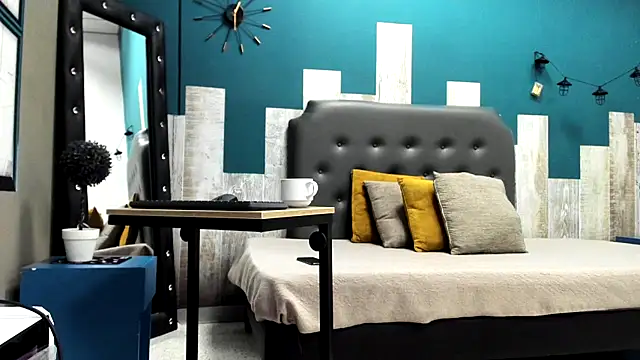 Ian1  online show from 11/22/25, 02:10