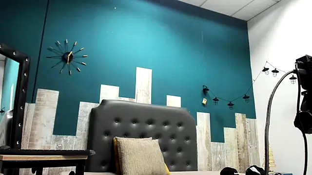 Ian1  online show from 11/23/25, 12:16