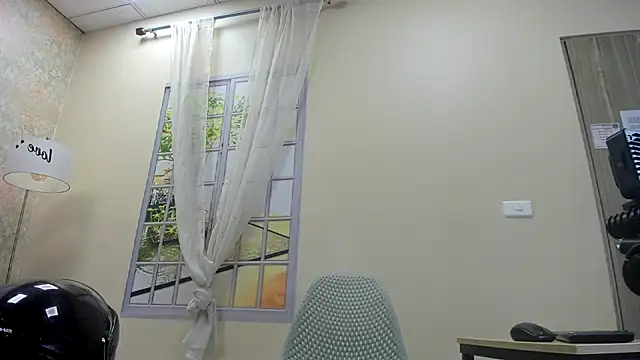 Ian1  online show from 12/18/25, 08:59