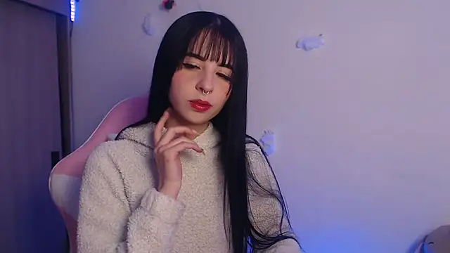 Lia  1 online show from 11/28/25, 07:16