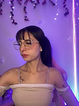 Lia  1 online show from 12/02/25, 08:59