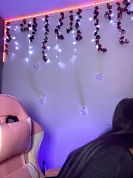 Snapshot of Lia__1 chatting on 01/18/26, 10:57 Lia 1 online show from 01/18/26, 10:57