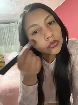 Snapshot of Bamby_milflatina chatting on 09/18/25, 12:01 Bamby milflatina online show from 09/18/25, 12:01