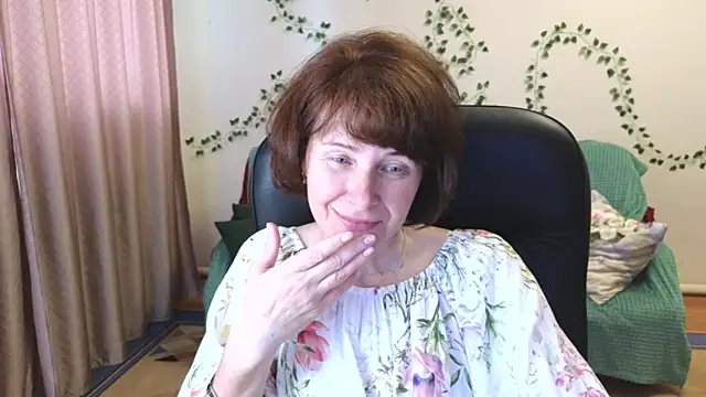 Lia Tito online show from 06/17/26, 05:54