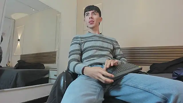 mathias saenz online show from 06/21/26, 01:35