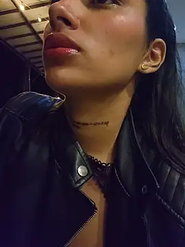 Lorena Mcfly online show from 04/24/26, 11:51