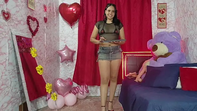 Snapshot of NataliaAr- chatting on 09/20/25, 04:35 NataliaAr- online show from 09/20/25, 04:35