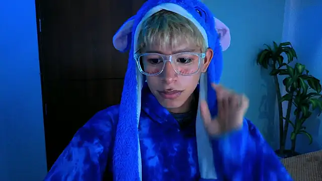 taichi bluy online show from 11/24/25, 08:08