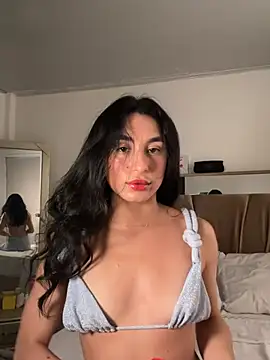 Snapshot of MonicaSalvatore chatting on 02/07/26, 05:27 MonicaSalvatore online show from 02/07/26, 05:27