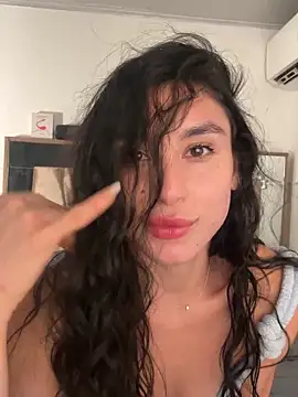 Snapshot of MonicaSalvatore chatting on 03/22/26, 12:03 MonicaSalvatore online show from 03/22/26, 12:03