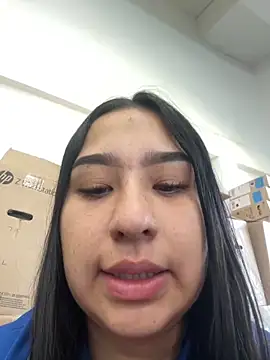 Snapshot of BELLAALEJA chatting on 04/22/26, 01:23 BELLAALEJA online show from 04/22/26, 01:23