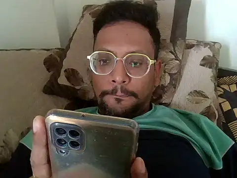 Snapshot of indoreboy1 chatting on 07/15/26, 09:25 indoreboy1 online show from 07/15/26, 09:25